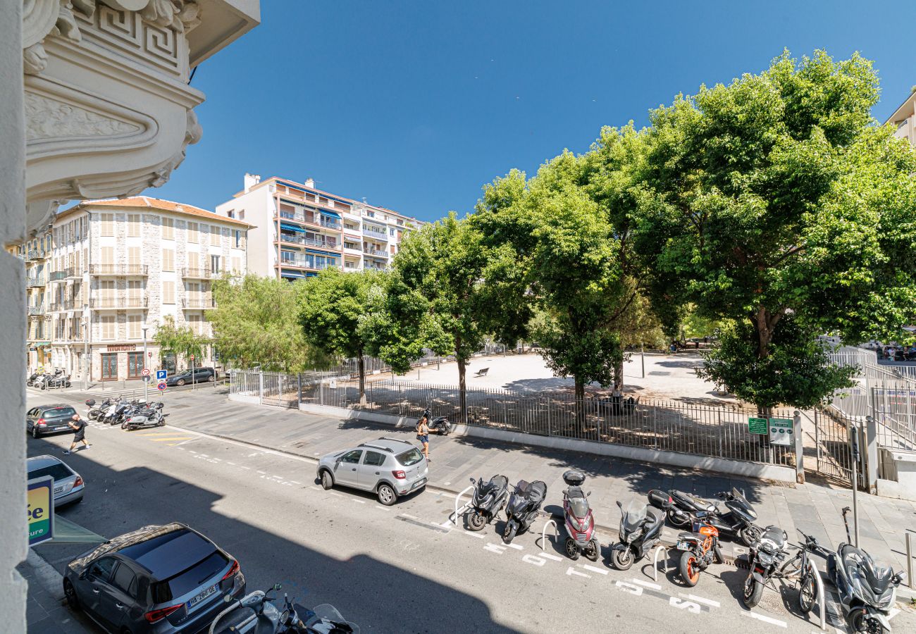 Appartement à Nice - Élégant 3 pièces avec grande terrasse – Port/Riquier Appartement à Nice - Élégant 3 pièces avec grande terrasse – Port/Riquier