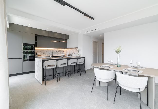 Appartement à Nice - Superbe 3 pièces rénové à Nice Cimiez – Calme & confort Appartement à Nice - Superbe 3 pièces rénové à Nice Cimiez – Calme & confort