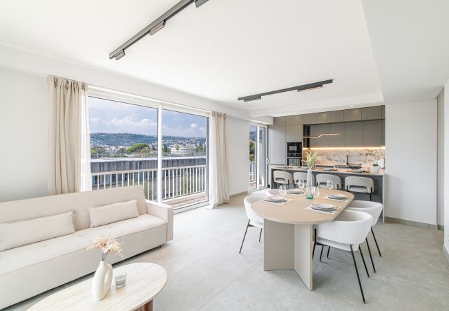  à Nice - Superbe 3 pièces rénové à Nice Cimiez – Calme & confort