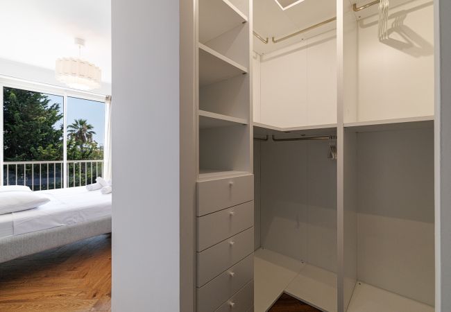 Appartement à Nice - Superbe 3 pièces rénové à Nice Cimiez – Calme & confort Appartement à Nice - Superbe 3 pièces rénové à Nice Cimiez – Calme & confort
