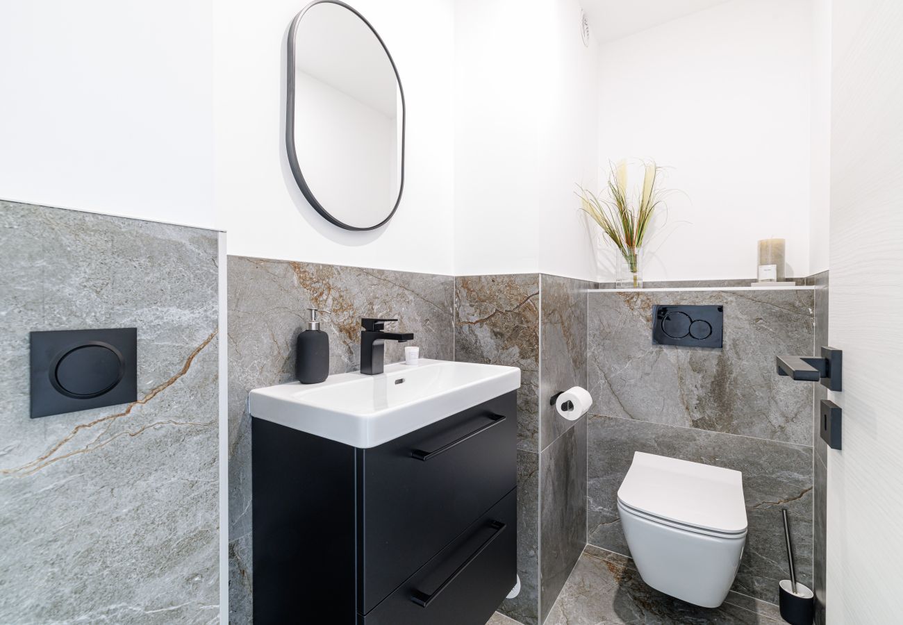 Appartement à Nice - Superbe 3 pièces rénové à Nice Cimiez – Calme & confort Appartement à Nice - Superbe 3 pièces rénové à Nice Cimiez – Calme & confort