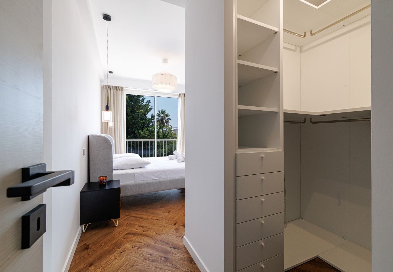 Appartement à Nice - Superbe 3 pièces rénové à Nice Cimiez – Calme & confort Appartement à Nice - Superbe 3 pièces rénové à Nice Cimiez – Calme & confort