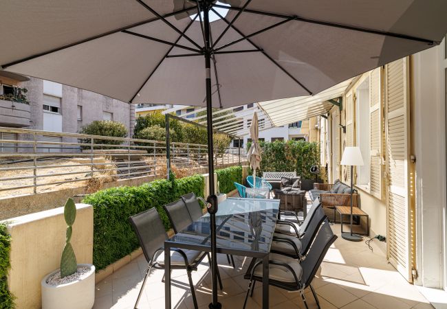 Appartement à Nice - Bel appartement 3 chambres avec clim & terrasse exceptionnelle Appartement à Nice - Bel appartement 3 chambres avec clim & terrasse exceptionnelle