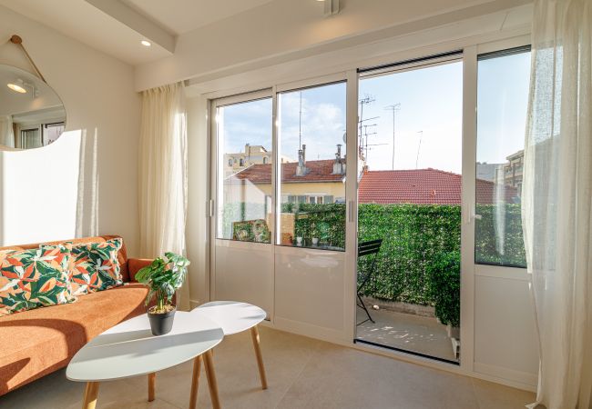 Appartement à Nice - Appartement rénové avec balcon plein sud – Clim & Ascenseur