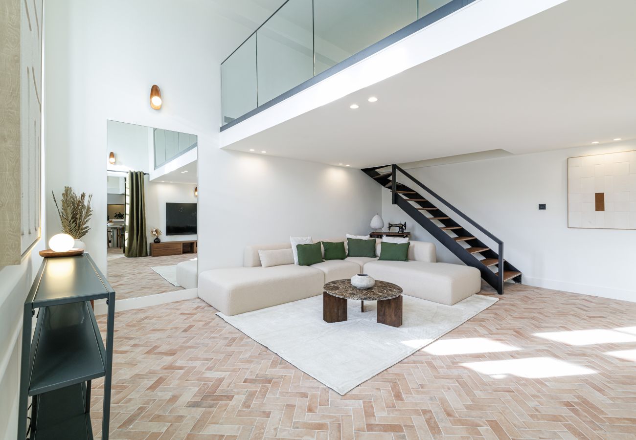 Appartement à Nice - Loft vue Port de Nice • 2 suites mezzanine • Climatisé