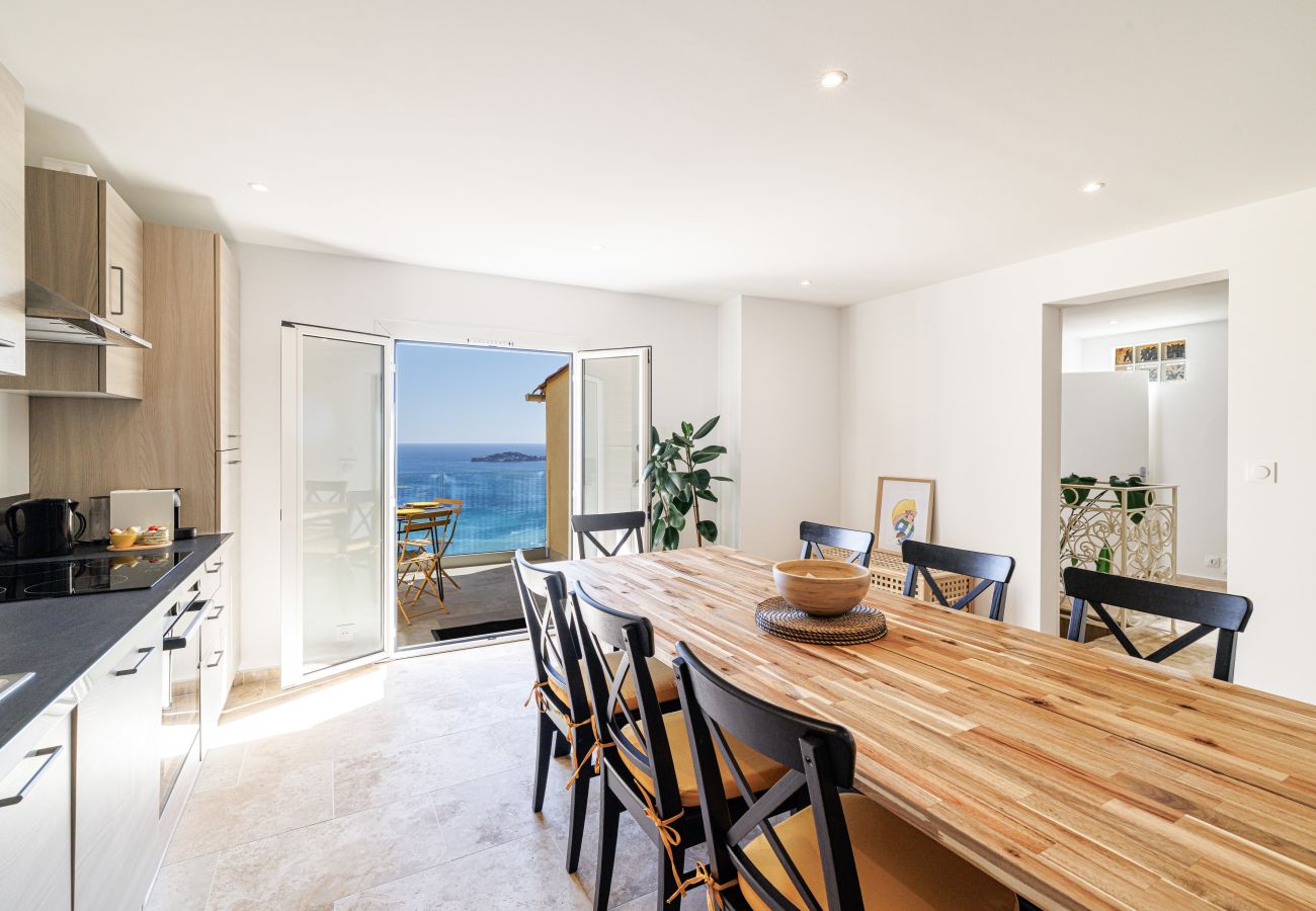 Appartement à Eze - Vue Mer Panoramique & Calme Absolu – au cœur des citronniers à Èze