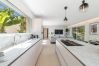 Villa à Mandelieu-la-Napoule - Villa Cassandre — Villa contemporaine avec piscine privée à Mandelieu