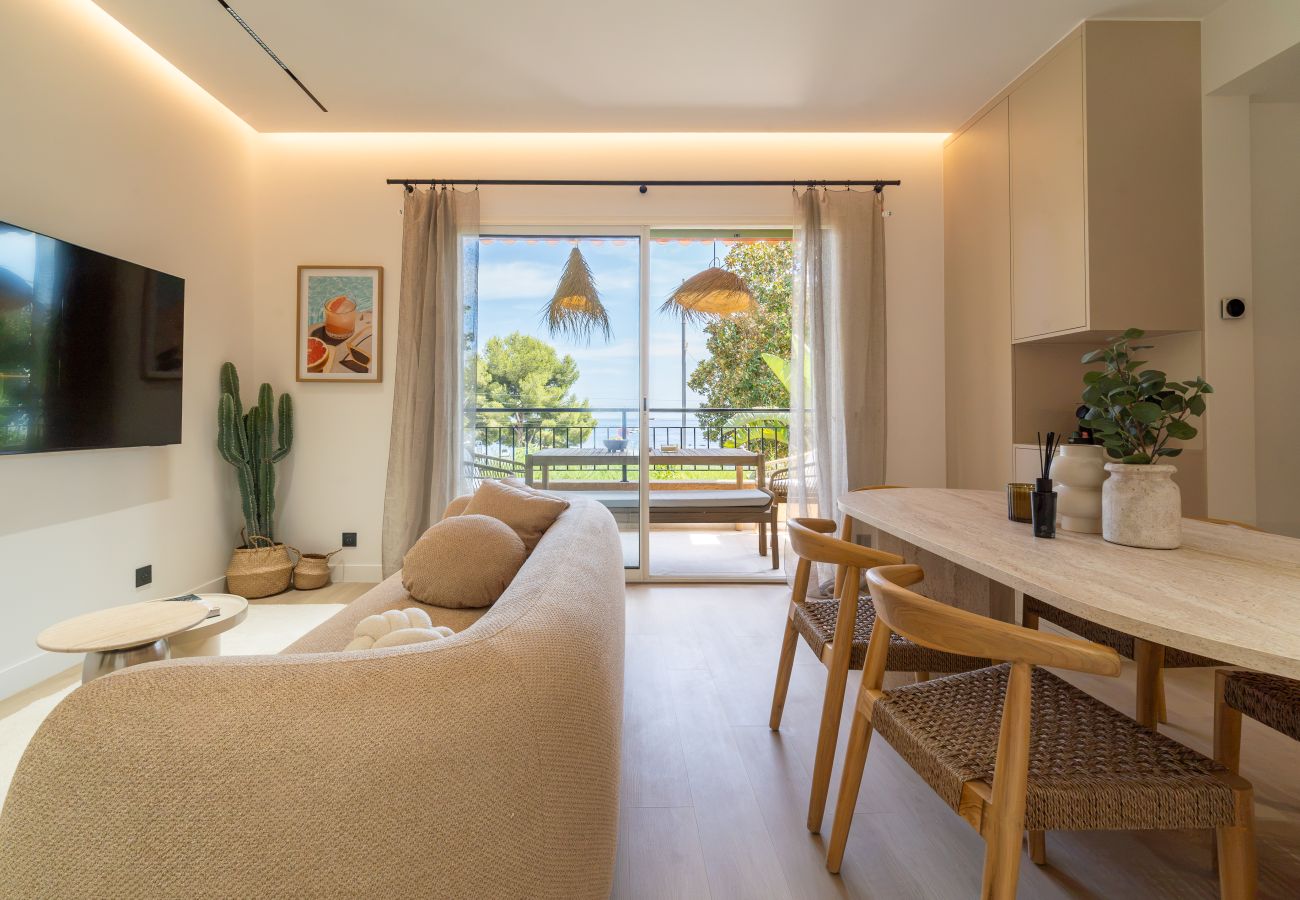 Appartement à Eze - Duplex vue mer — la plage d'Èze à 2 min à pied
