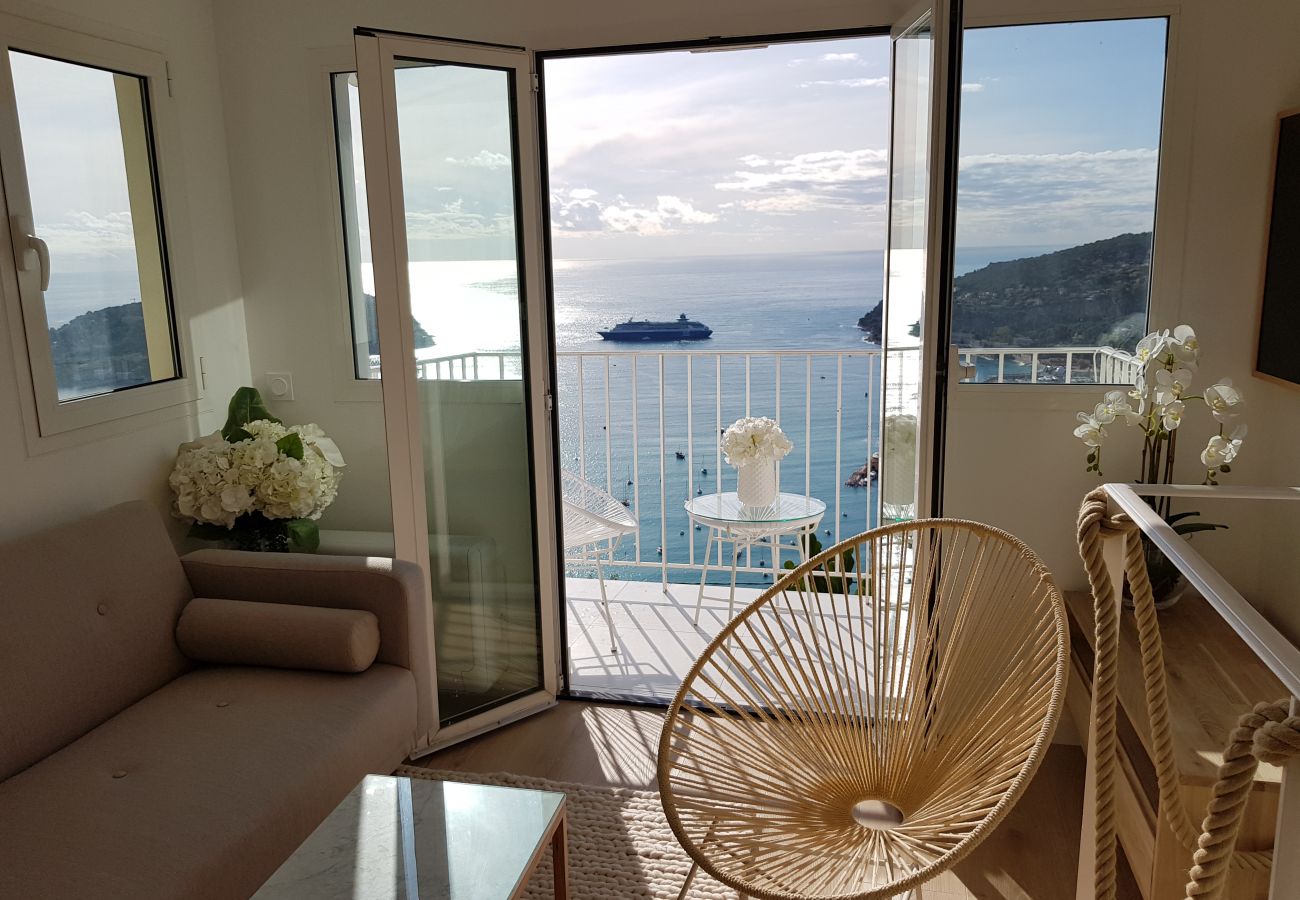 Apartment in Villefranche-sur-Mer - Duplex RENOVE plein SUD, VUE MER, BALCON