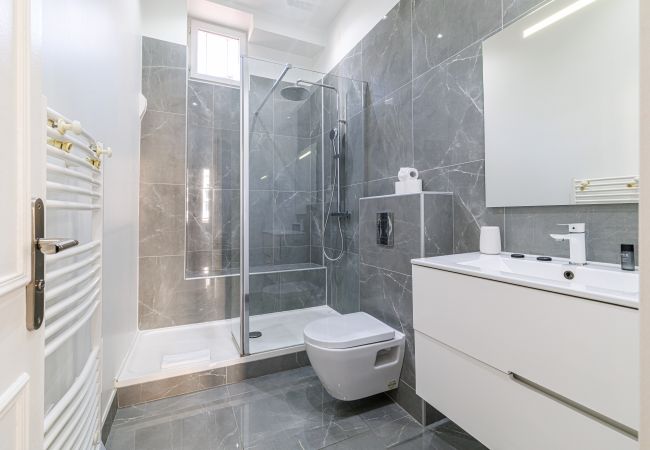 Apartment in Nice - Modern 2 bedrooms - Pedestrian Area - A/C Apartment in Nice - Modern 2 bedrooms - Pedestrian Area - A/C