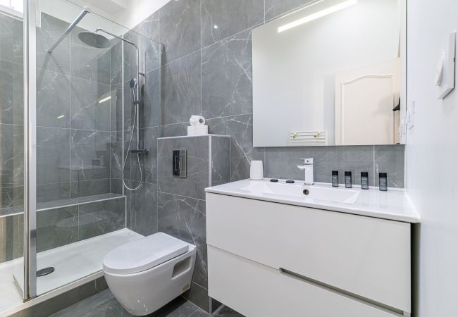 Apartment in Nice - Modern 2 bedrooms - Pedestrian Area - A/C Apartment in Nice - Modern 2 bedrooms - Pedestrian Area - A/C