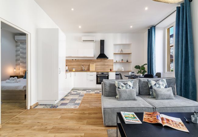 Apartment in Nice - Modern 2 bedrooms - Pedestrian Area - A/C Apartment in Nice - Modern 2 bedrooms - Pedestrian Area - A/C