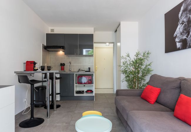 Studio in Nice - Beautiful Studio - balcony - air-conditioned Studio in Nice - Beautiful Studio - balcony - air-conditioned