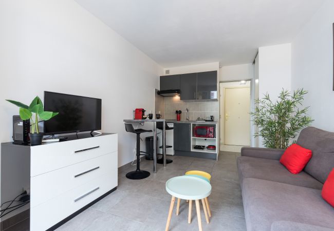 Studio in Nice - Beautiful Studio - balcony - air-conditioned Studio in Nice - Beautiful Studio - balcony - air-conditioned