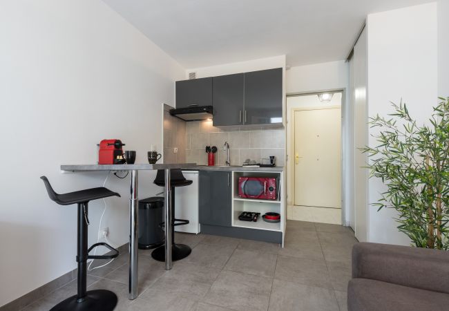 Studio in Nice - Beautiful Studio - balcony - air-conditioned Studio in Nice - Beautiful Studio - balcony - air-conditioned