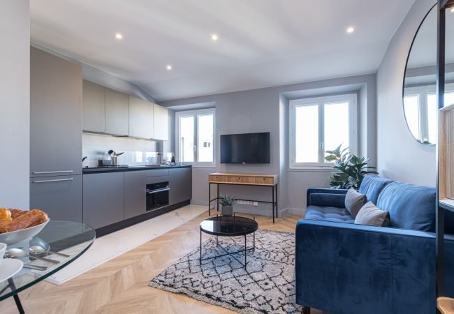 Apartment in Nice - Top floor Lift - 1 min. Beach and Pedestrian Area Apartment in Nice - Top floor Lift - 1 min. Beach and Pedestrian Area