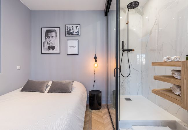 Apartment in Nice - Top floor Lift - 1 min. Beach and Pedestrian Area Apartment in Nice - Top floor Lift - 1 min. Beach and Pedestrian Area