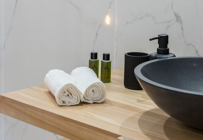 Apartment in Nice - Top floor Lift - 1 min. Beach and Pedestrian Area Apartment in Nice - Top floor Lift - 1 min. Beach and Pedestrian Area