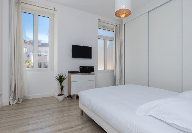 Apartment in Nice - 2BR - Hyper Centre - Air conditioning - Balcony Apartment in Nice - 2BR - Hyper Centre - Air conditioning - Balcony