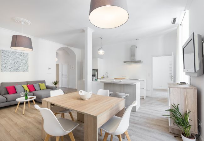 Apartment in Nice - 2BR - Hyper Centre - Air conditioning - Balcony Apartment in Nice - 2BR - Hyper Centre - Air conditioning - Balcony