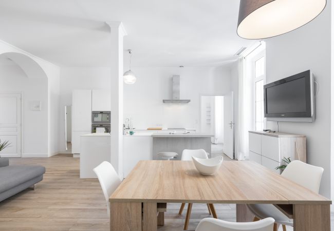 Apartment in Nice - 2BR - Hyper Centre - Air conditioning - Balcony Apartment in Nice - 2BR - Hyper Centre - Air conditioning - Balcony