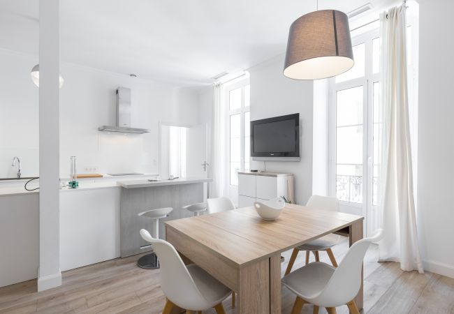 Apartment in Nice - 2BR - Hyper Centre - Air conditioning - Balcony Apartment in Nice - 2BR - Hyper Centre - Air conditioning - Balcony