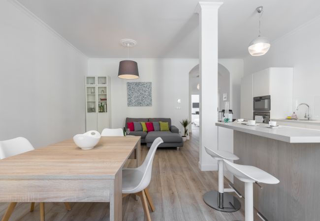 Apartment in Nice - 2BR - Hyper Centre - Air conditioning - Balcony Apartment in Nice - 2BR - Hyper Centre - Air conditioning - Balcony