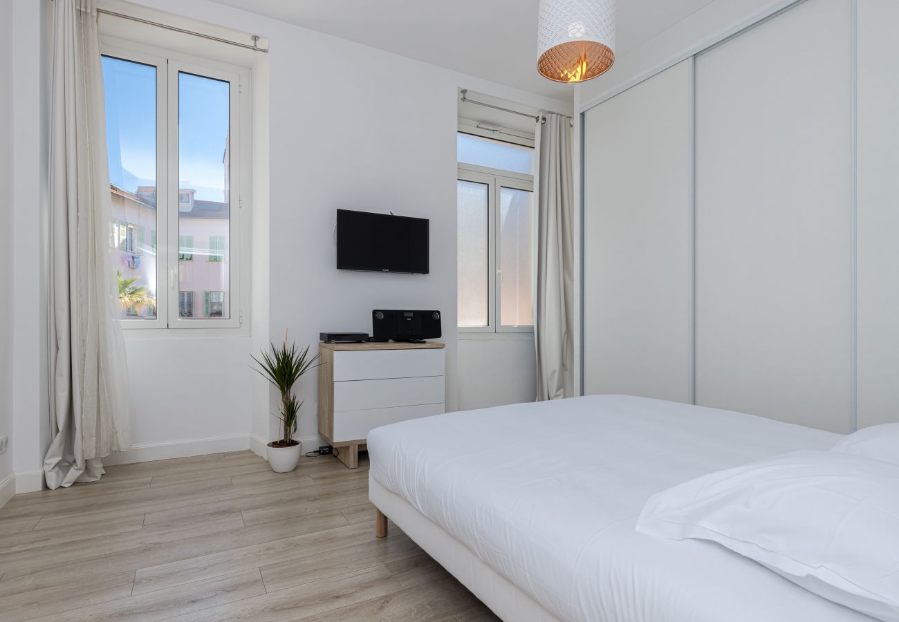 Apartment in Nice - 2BR - Hyper Centre - Air conditioning - Balcony Apartment in Nice - 2BR - Hyper Centre - Air conditioning - Balcony