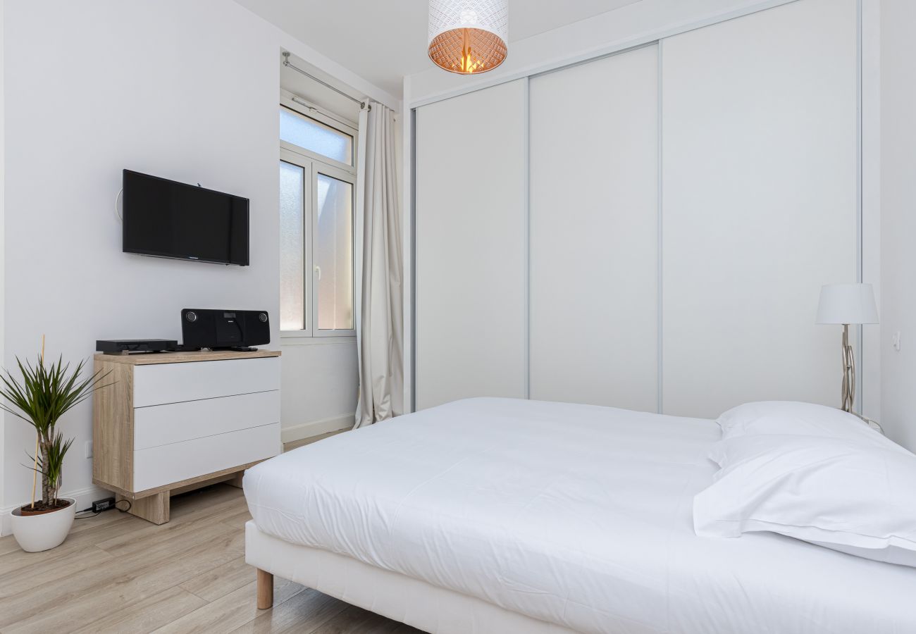Apartment in Nice - 2BR - Hyper Centre - Air conditioning - Balcony Apartment in Nice - 2BR - Hyper Centre - Air conditioning - Balcony