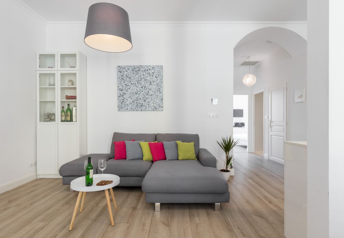 Apartment in Nice - 2BR - Hyper Centre - Air conditioning - Balcony Apartment in Nice - 2BR - Hyper Centre - Air conditioning - Balcony