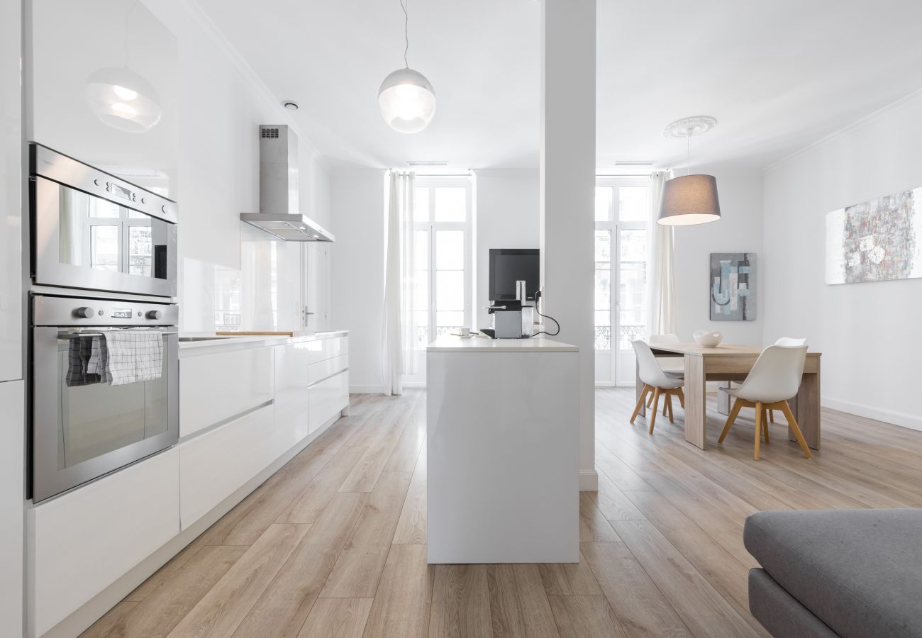 Apartment in Nice - 2BR - Hyper Centre - Air conditioning - Balcony Apartment in Nice - 2BR - Hyper Centre - Air conditioning - Balcony