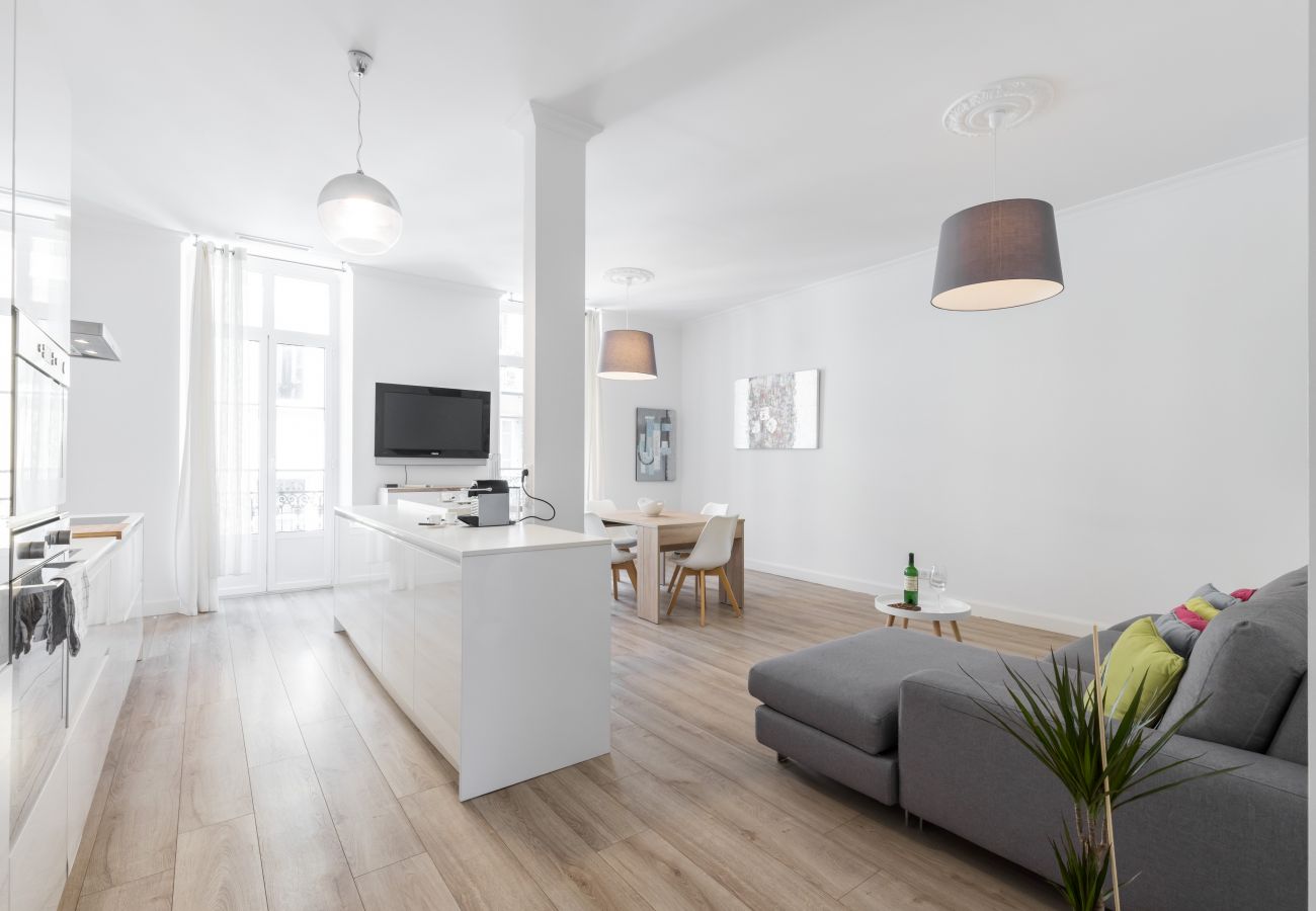 Apartment in Nice - 2BR - Hyper Centre - Air conditioning - Balcony Apartment in Nice - 2BR - Hyper Centre - Air conditioning - Balcony