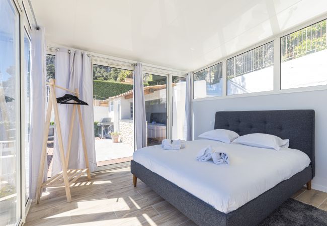 Apartment in Villefranche-sur-Mer - Roof Terrace - Panoramic Sea View - Jaccuzzi Apartment in Villefranche-sur-Mer - Roof Terrace - Panoramic Sea View - Jaccuzzi