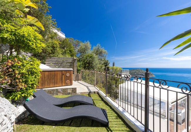 Apartment in Villefranche-sur-Mer - Roof Terrace - Panoramic Sea View - Jaccuzzi Apartment in Villefranche-sur-Mer - Roof Terrace - Panoramic Sea View - Jaccuzzi