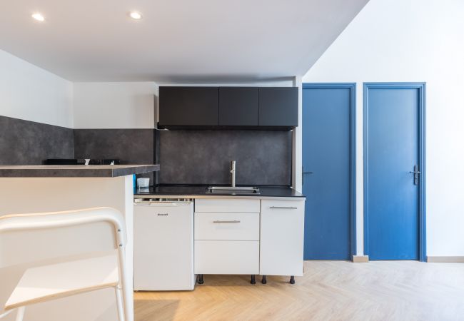 Apartment in Nice - Studio Mezzanine - Port - Cosy Apartment in Nice - Studio Mezzanine - Port - Cosy