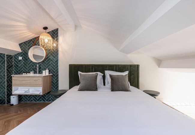 Apartment in Nice - Beautiful modern duplex facing the Port Apartment in Nice - Beautiful modern duplex facing the Port