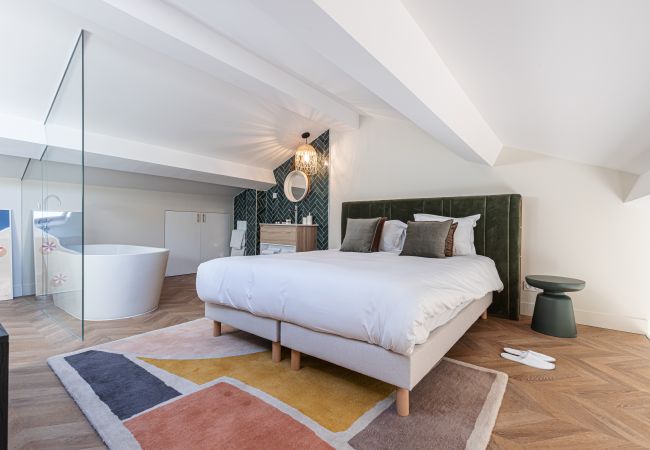 Apartment in Nice - Beautiful modern duplex facing the Port Apartment in Nice - Beautiful modern duplex facing the Port