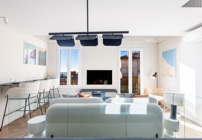Apartment in Nice - Beautiful modern duplex facing the Port Apartment in Nice - Beautiful modern duplex facing the Port