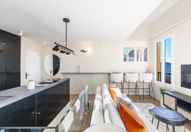 Apartment in Nice - Beautiful modern duplex facing the Port Apartment in Nice - Beautiful modern duplex facing the Port