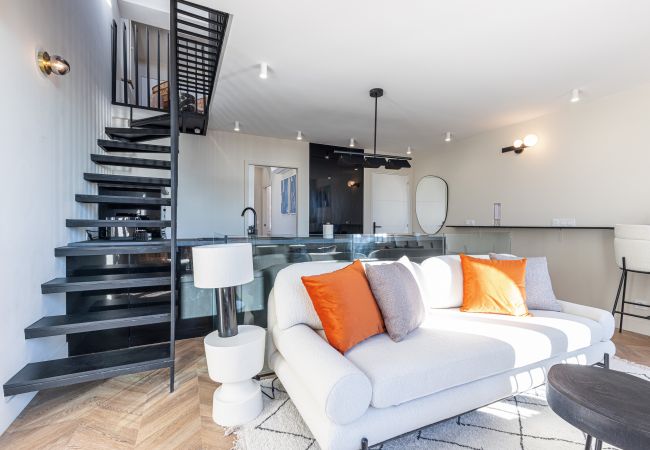 Apartment in Nice - Beautiful modern duplex facing the Port Apartment in Nice - Beautiful modern duplex facing the Port