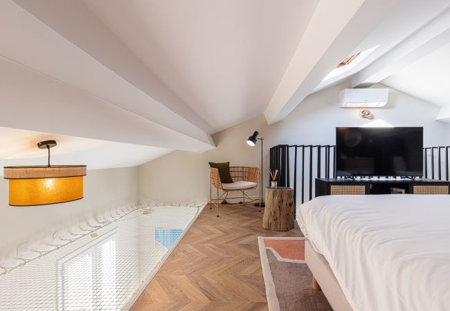 Apartment in Nice - Beautiful modern duplex facing the Port Apartment in Nice - Beautiful modern duplex facing the Port