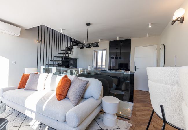 Apartment in Nice - Beautiful modern duplex facing the Port Apartment in Nice - Beautiful modern duplex facing the Port