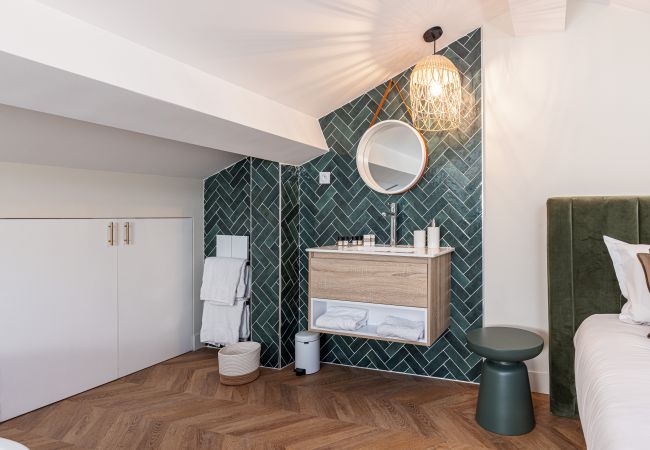 Apartment in Nice - Beautiful modern duplex facing the Port Apartment in Nice - Beautiful modern duplex facing the Port