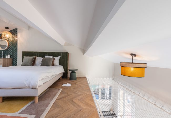 Apartment in Nice - Beautiful modern duplex facing the Port Apartment in Nice - Beautiful modern duplex facing the Port
