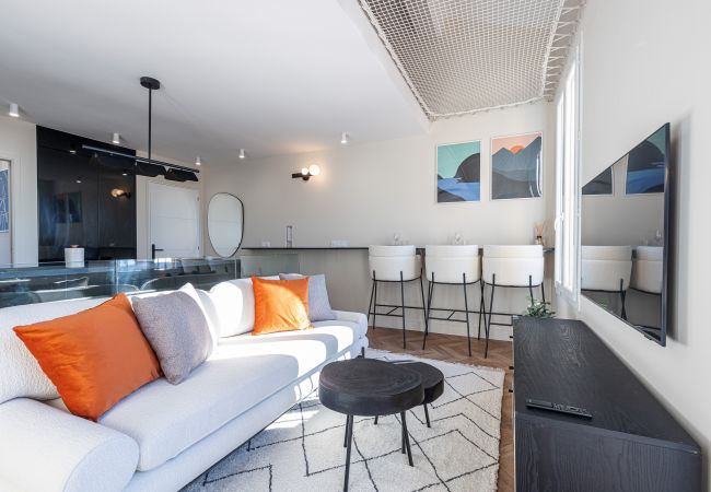 Apartment in Nice - Beautiful modern duplex facing the Port Apartment in Nice - Beautiful modern duplex facing the Port