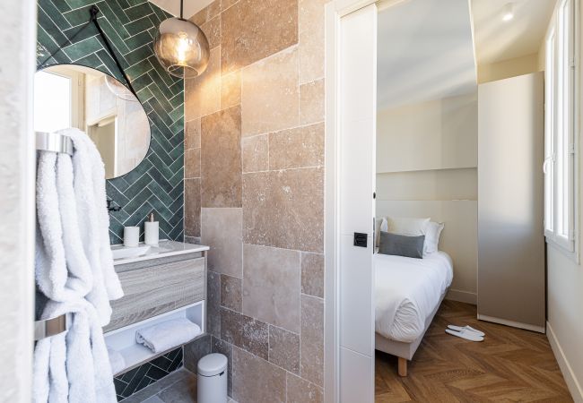 Apartment in Nice - Beautiful modern duplex facing the Port Apartment in Nice - Beautiful modern duplex facing the Port