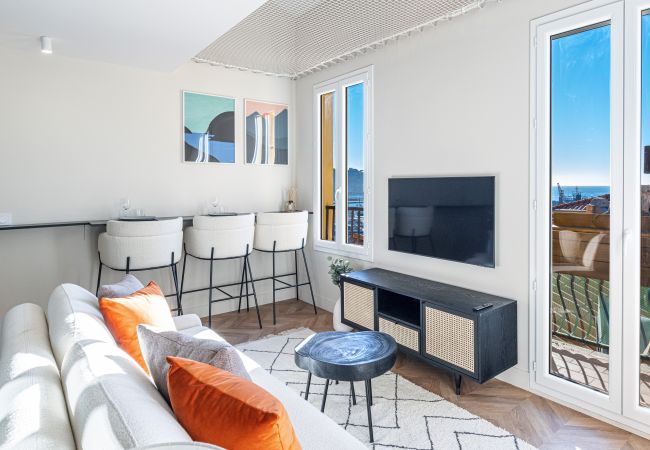 Apartment in Nice - Beautiful modern duplex facing the Port Apartment in Nice - Beautiful modern duplex facing the Port