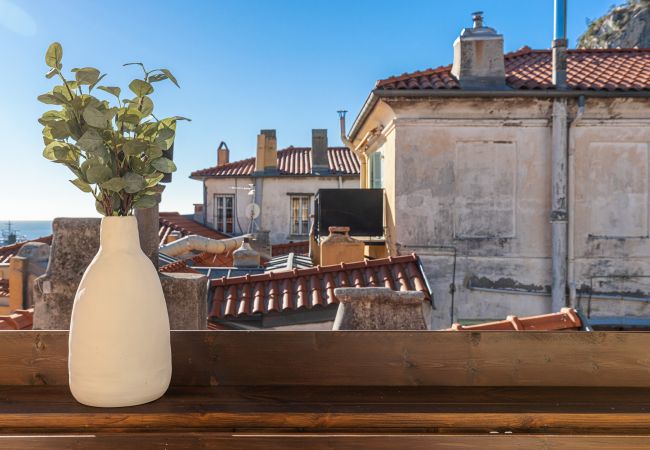 Apartment in Nice - Beautiful modern duplex facing the Port Apartment in Nice - Beautiful modern duplex facing the Port