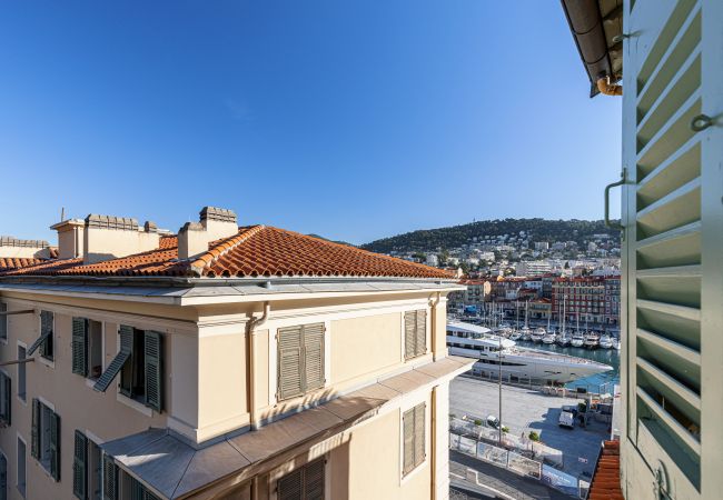 Apartment in Nice - Beautiful modern duplex facing the Port Apartment in Nice - Beautiful modern duplex facing the Port