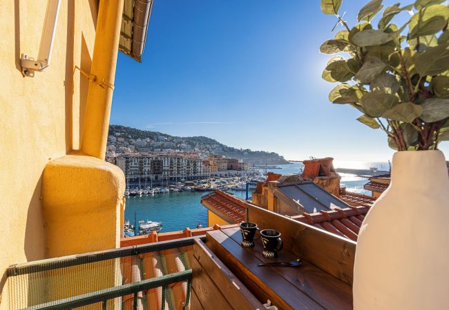 Apartment in Nice - Beautiful modern duplex facing the Port Apartment in Nice - Beautiful modern duplex facing the Port